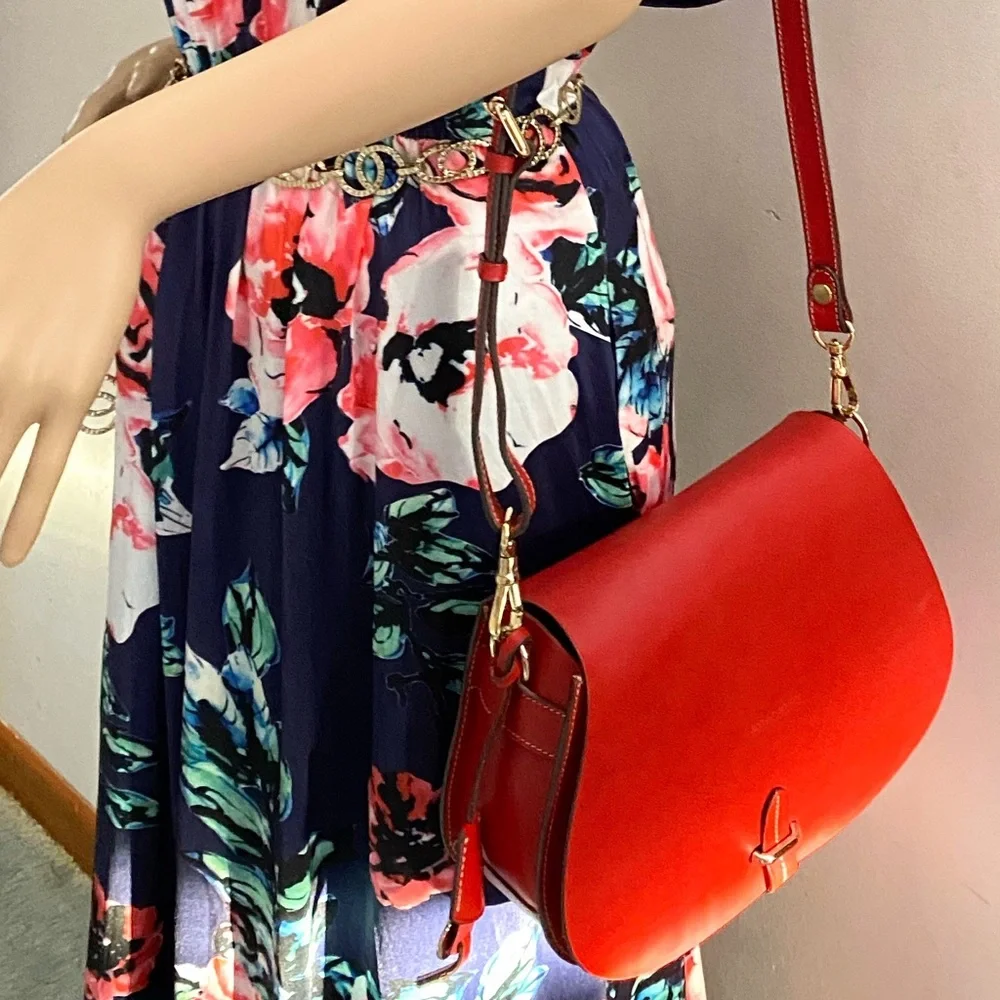 SOLD Dooney and bourke alto saddle crossbody - Picture 8 of 11